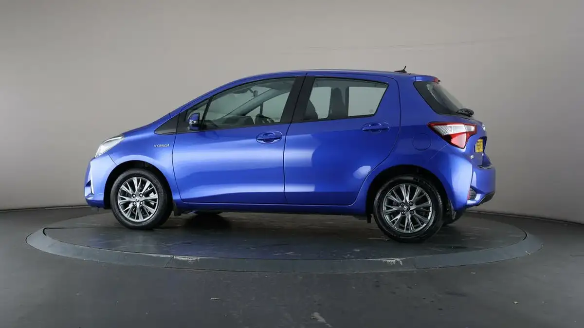 2018-toyota-yaris-15-vvt-i-icon-hybrid-big-76