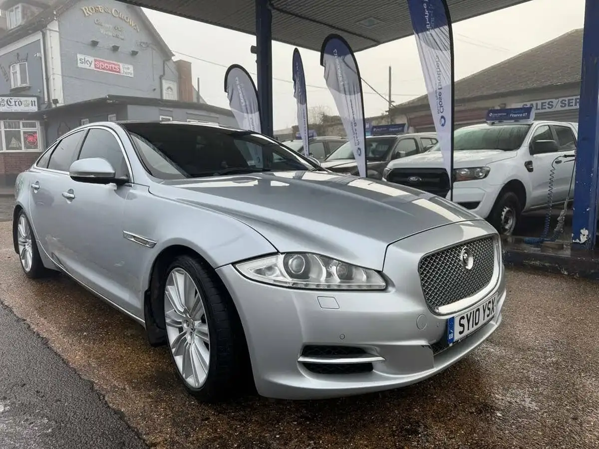 2010-jaguar-xj-series-30td-xj-portfolio-lwb-big-0