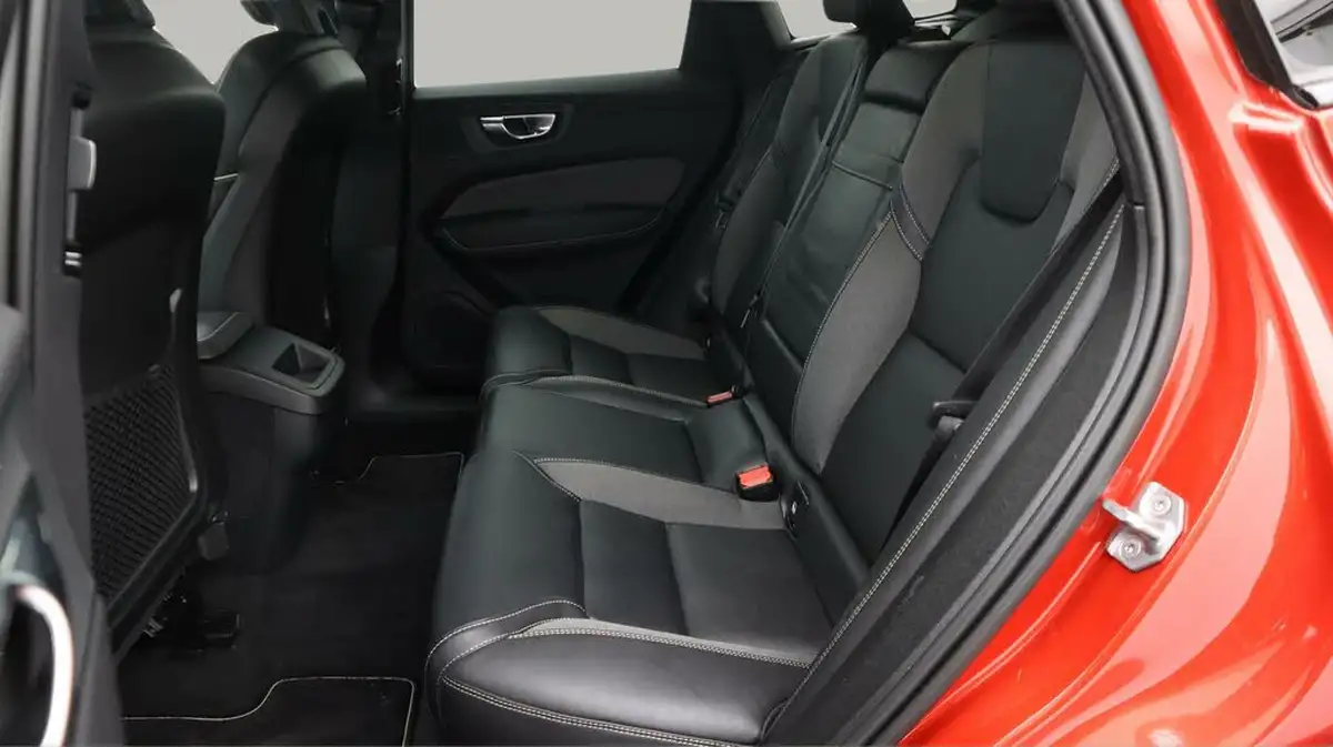 2021-volvo-xc60-20-b5-r-design-awd-big-16