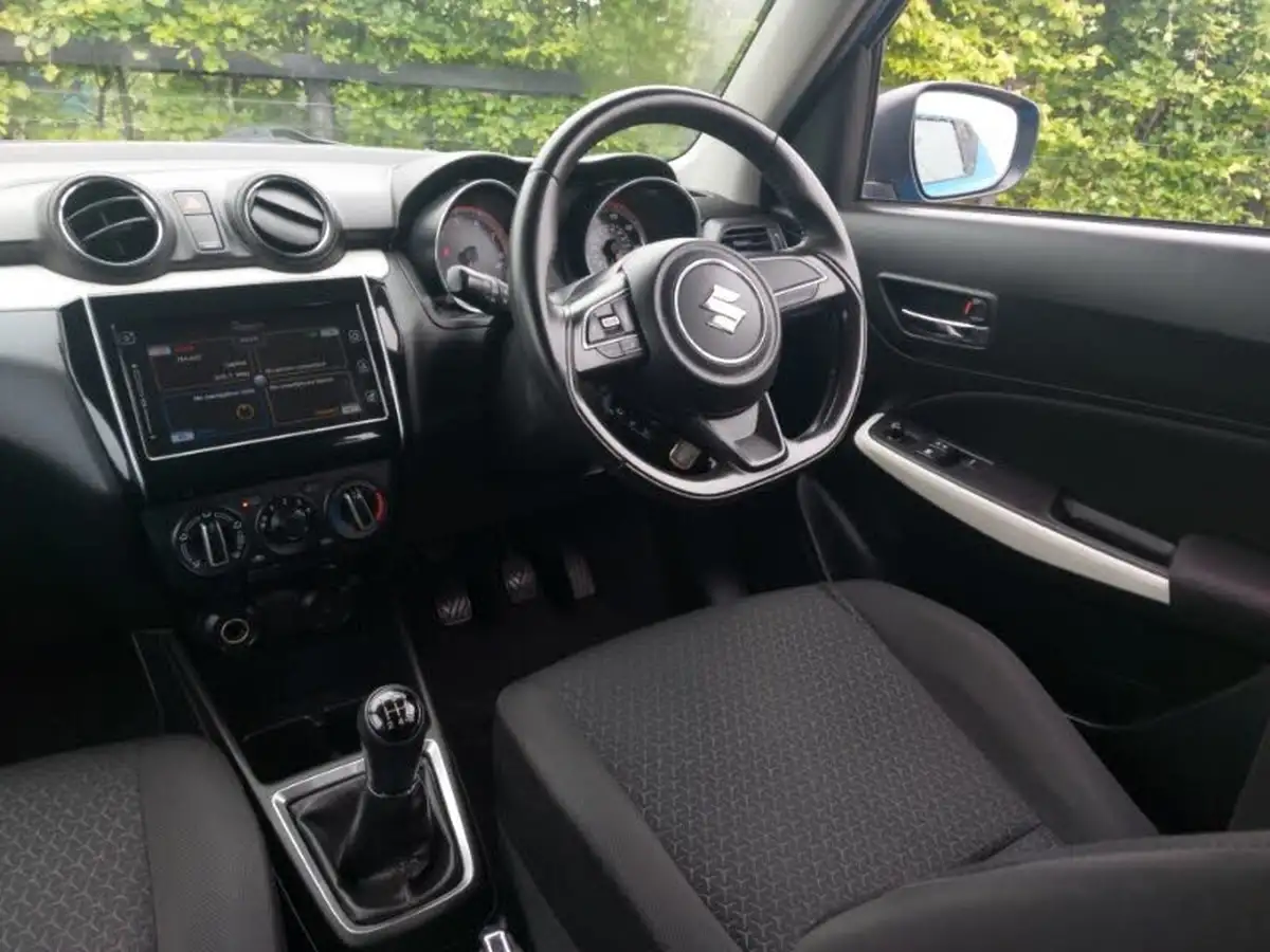 2018-suzuki-swift-10-boosterjet-sz-t-111ps-big-9
