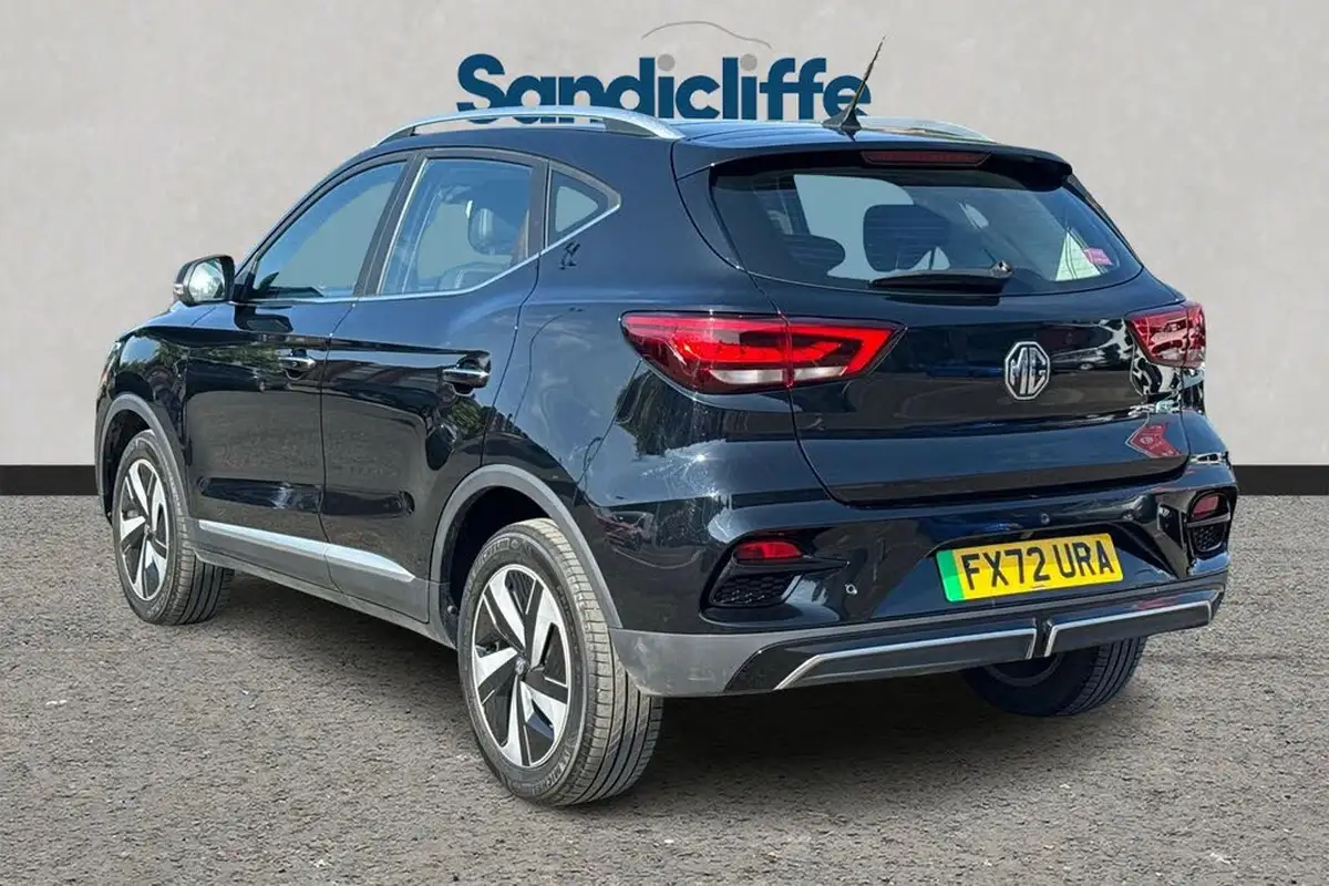 2022-mg-zs-suv-e-trophy-ev-156ps-long-range-big-5