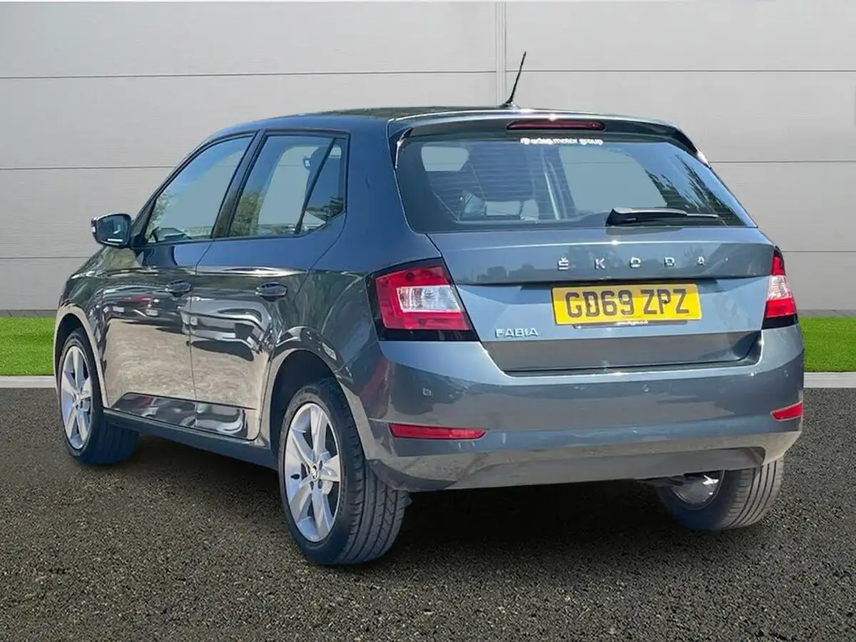2020-skoda-fabia-10-tsi-se-l-95ps-hatchback-big-4