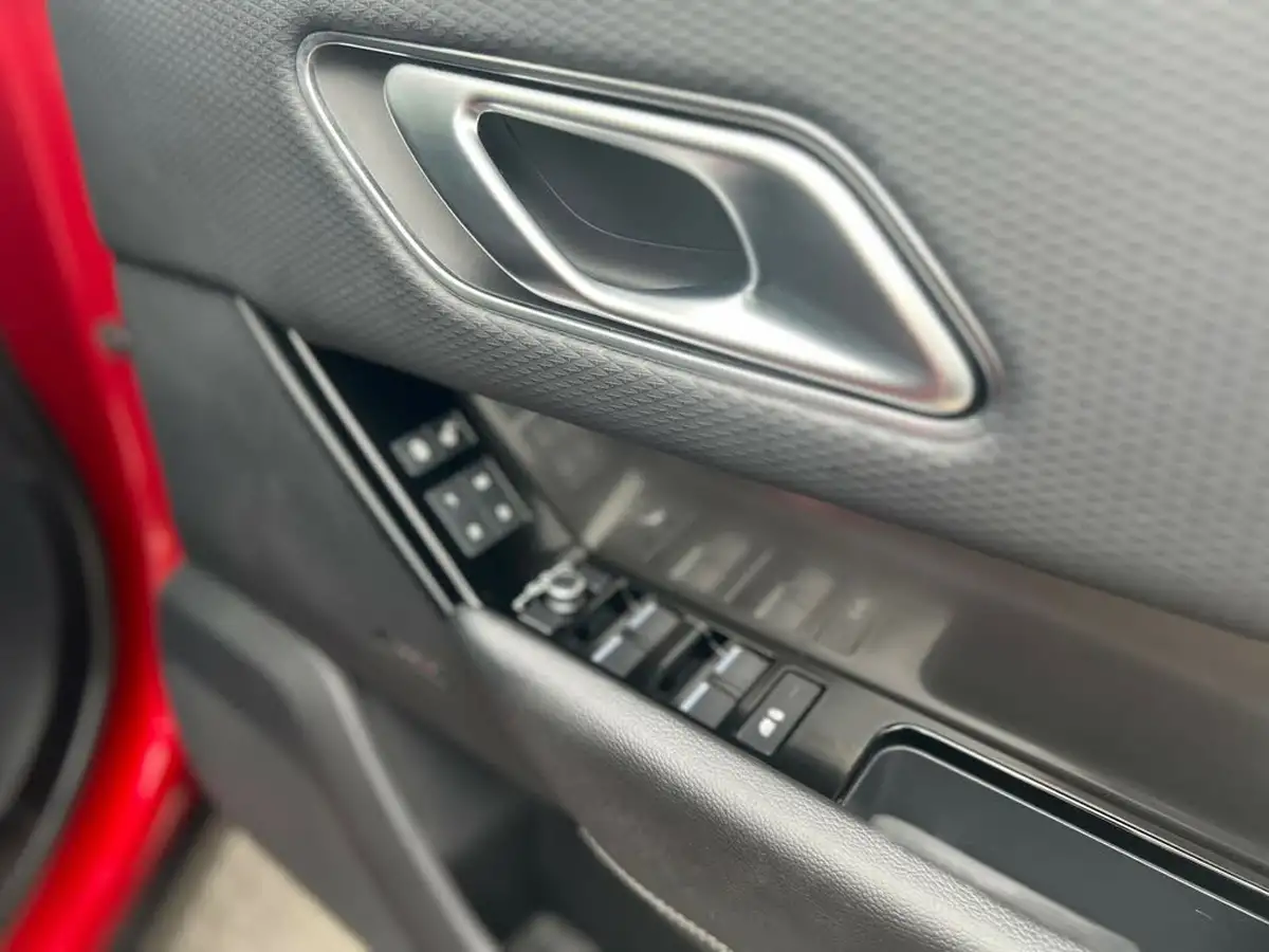 2020-land-rover-range-rover-velar-20-d240-s-big-25