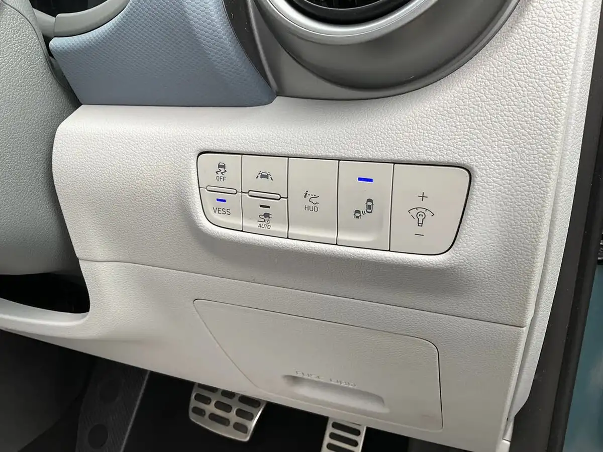2019-hyundai-kona-e-premium-se-64kwh-big-34