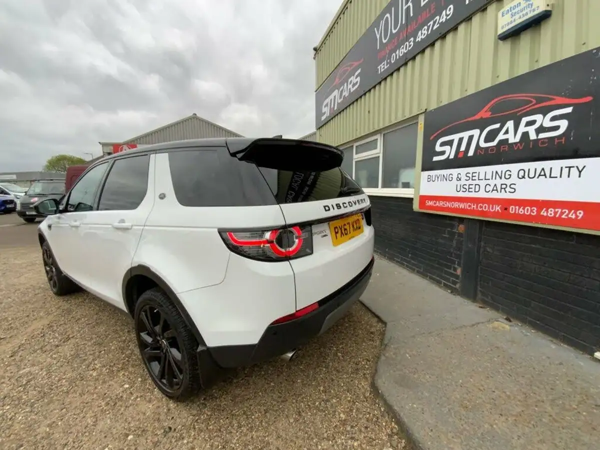 2017-land-rover-discovery-sport-20td4-hse-black-182ps-suv-big-10