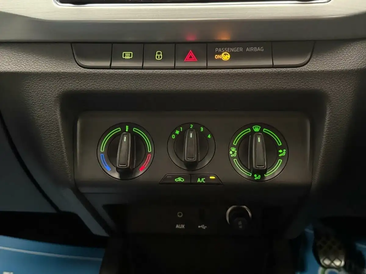 2016-skoda-fabia-12-tsi-colour-edition-big-23