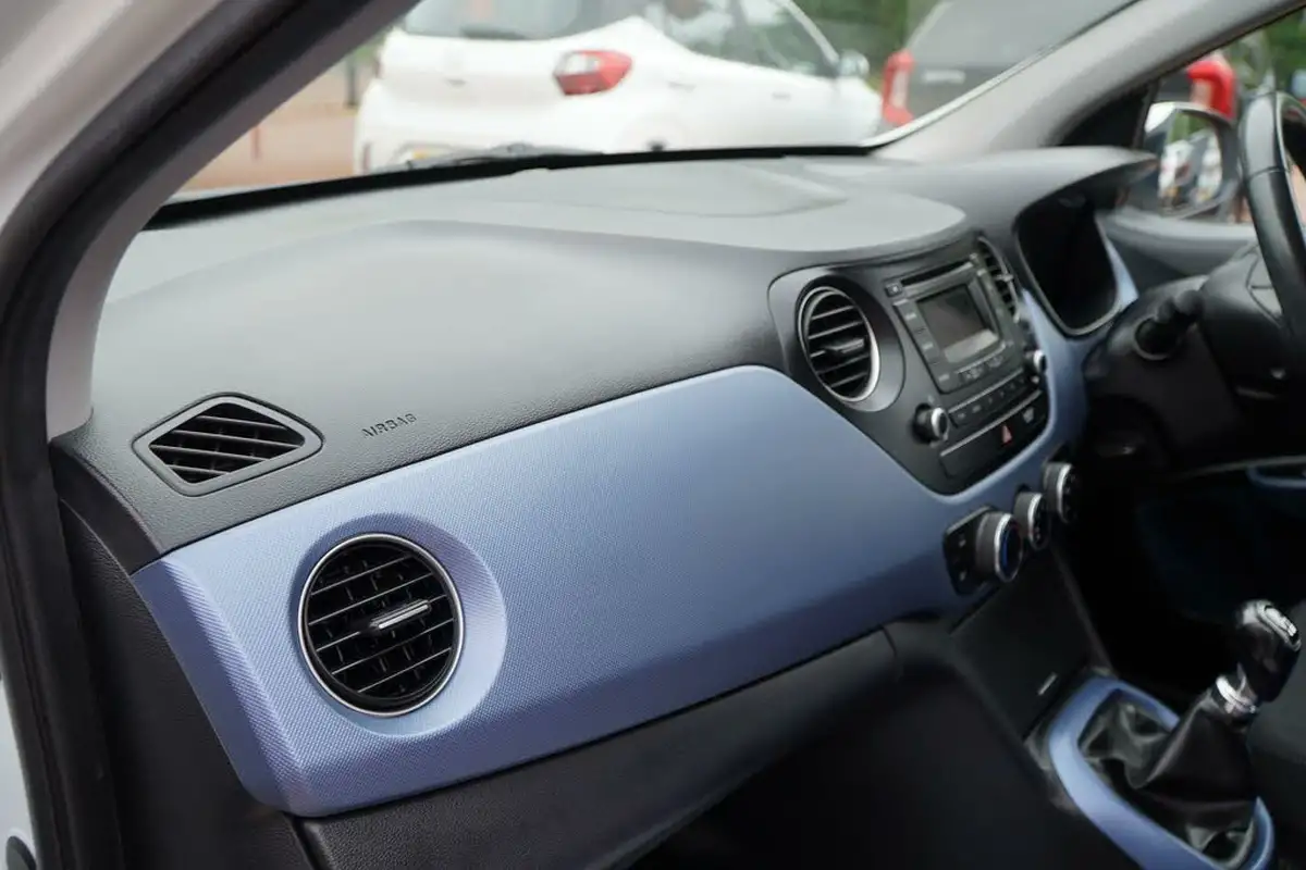 2014-hyundai-i10-10-premium-big-19
