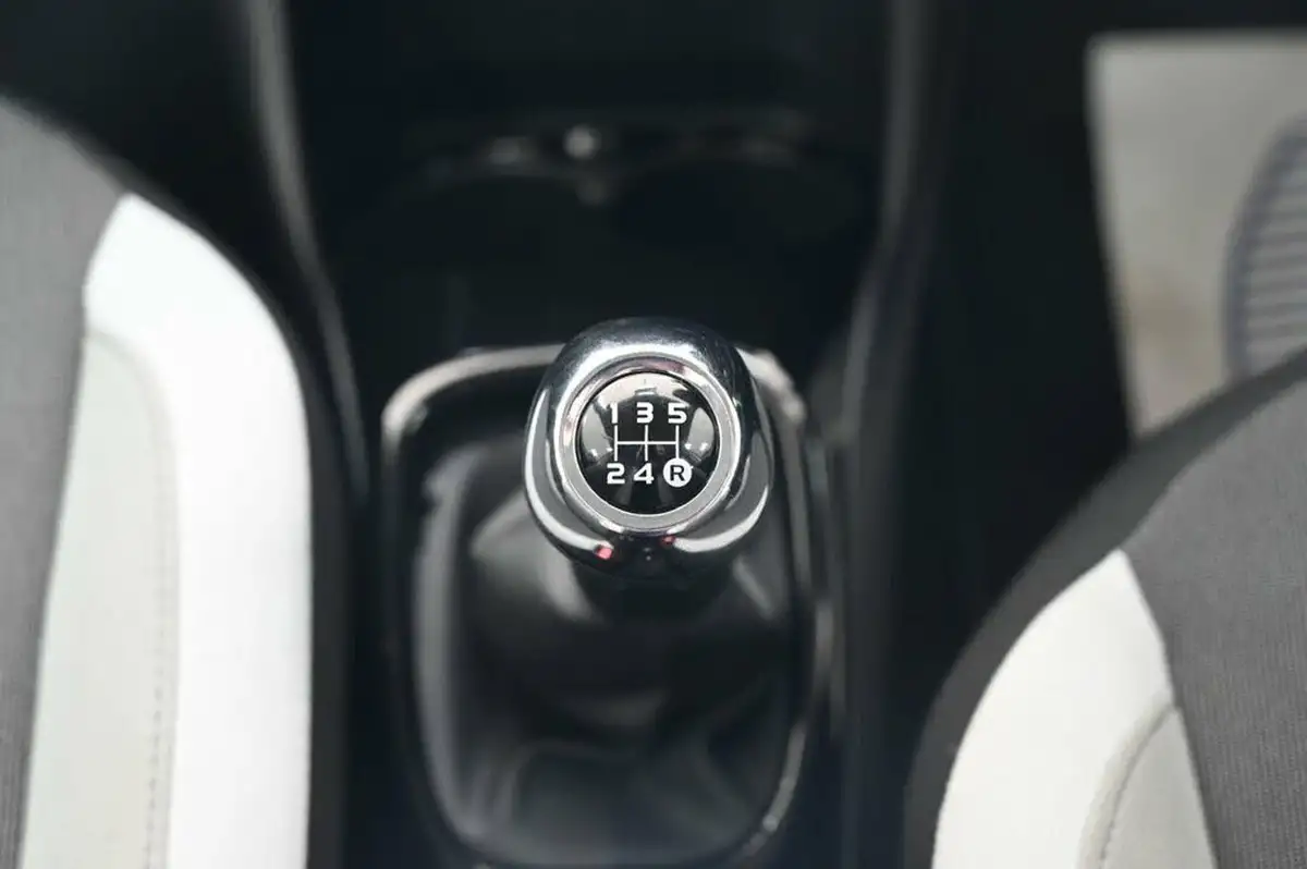 2017-toyota-aygo-10-vvt-i-x-press-71bhp-big-27