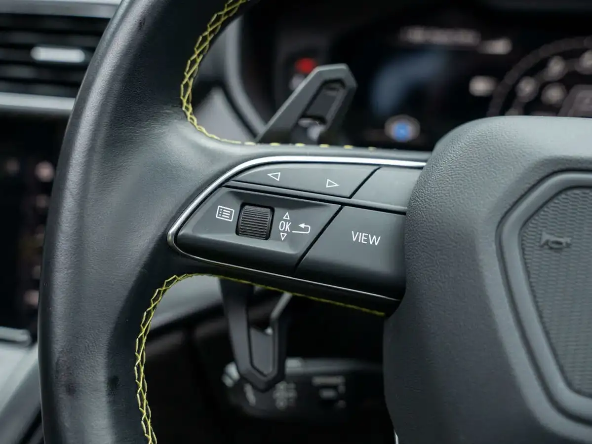 2022-lamborghini-urus-40-no-trim-big-40