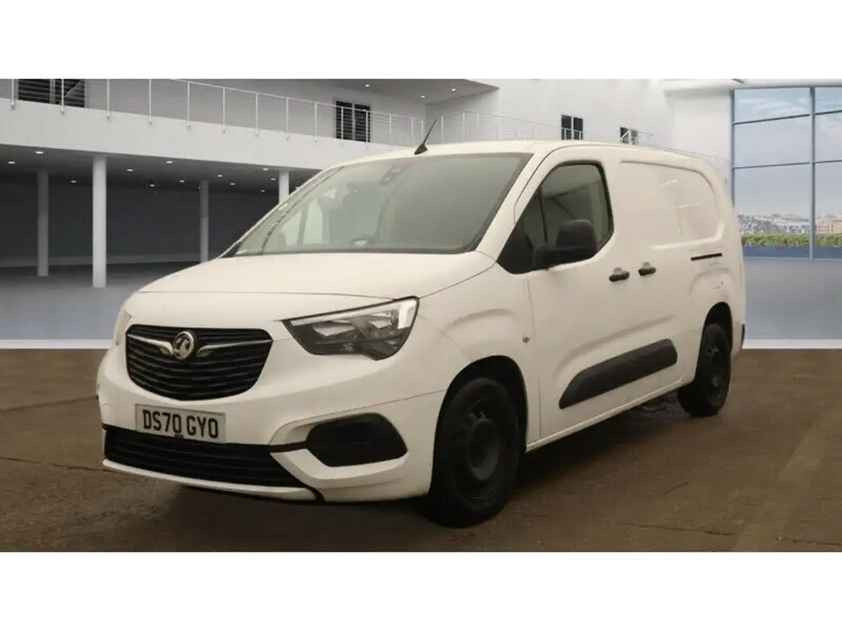 2020-vauxhall-combo-15cdti-sportive-2300-100pseu6d-t-l2h1-crewcab-big-2