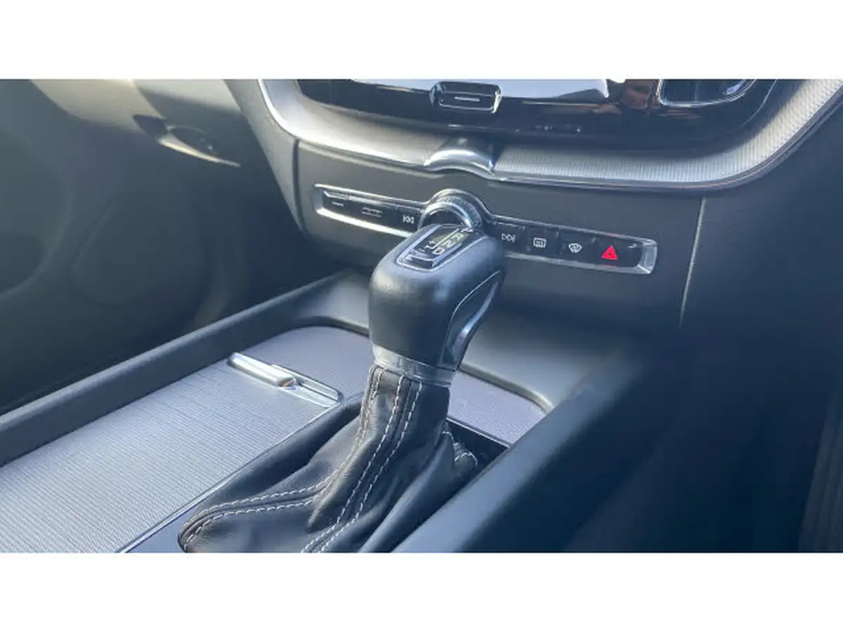 2019-volvo-xc60-20-t5-r-design-awd-big-13