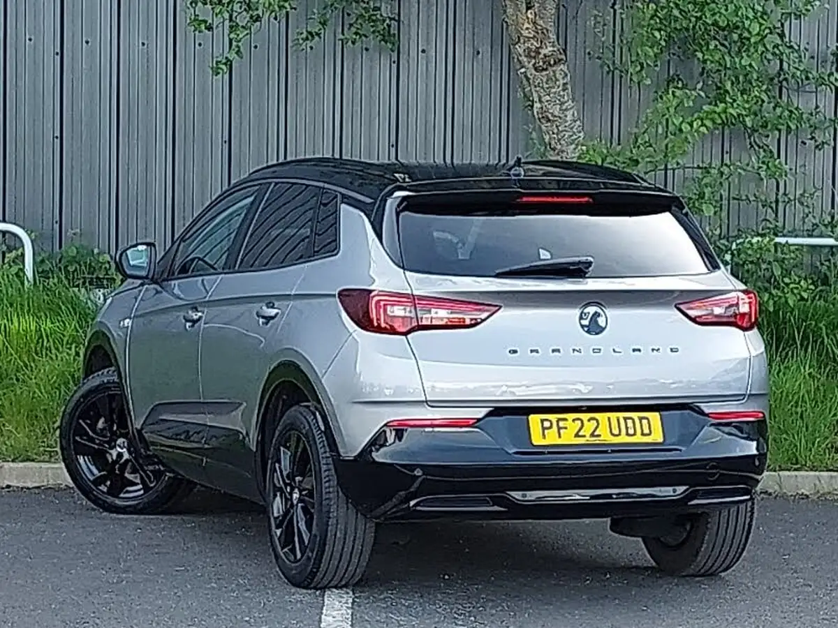 2022-vauxhall-grandland-12-gs-line-auto-big-1