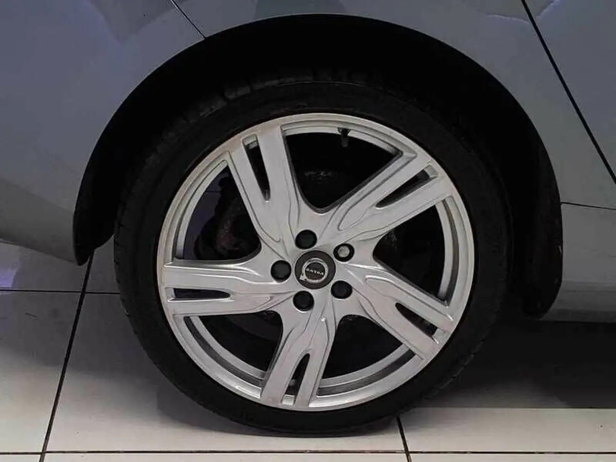 2019-volvo-v40-20td-d2-r-design-geartronic-big-7
