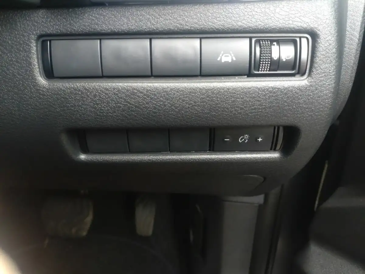 2023-nissan-qashqai-15-acenta-premium-big-14