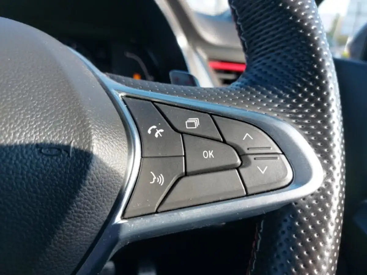 2022-renault-captur-13-tce-rs-line-edc-auto-big-15