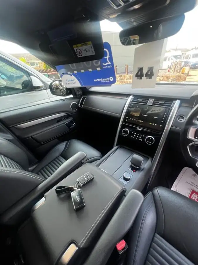 2021-land-rover-discovery-30-d300-r-dynamic-se-big-9