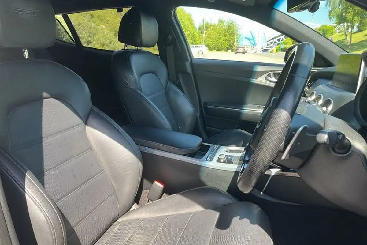 2019-kia-stinger-20-t-gdi-gt-line-244bhp-big-16