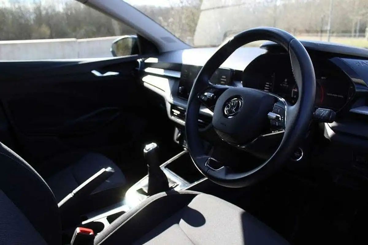 2022-skoda-fabia-10-tsi-colour-edition-95ps-big-5