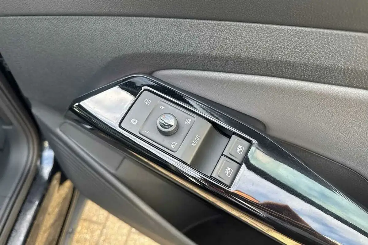 2022-volkswagen-id4-e-family-204ps-performance-big-23