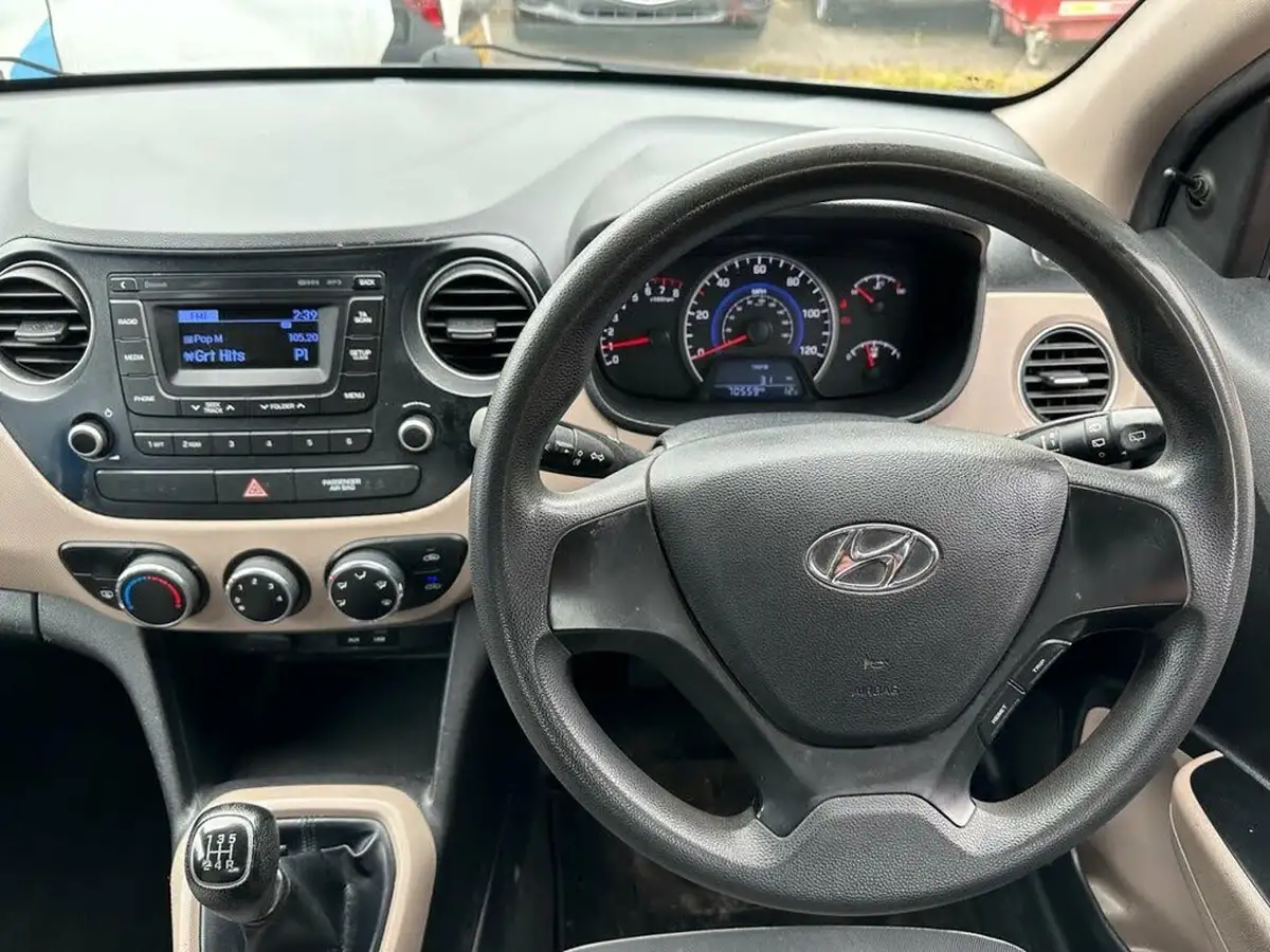 2015-hyundai-i10-10-s-big-20