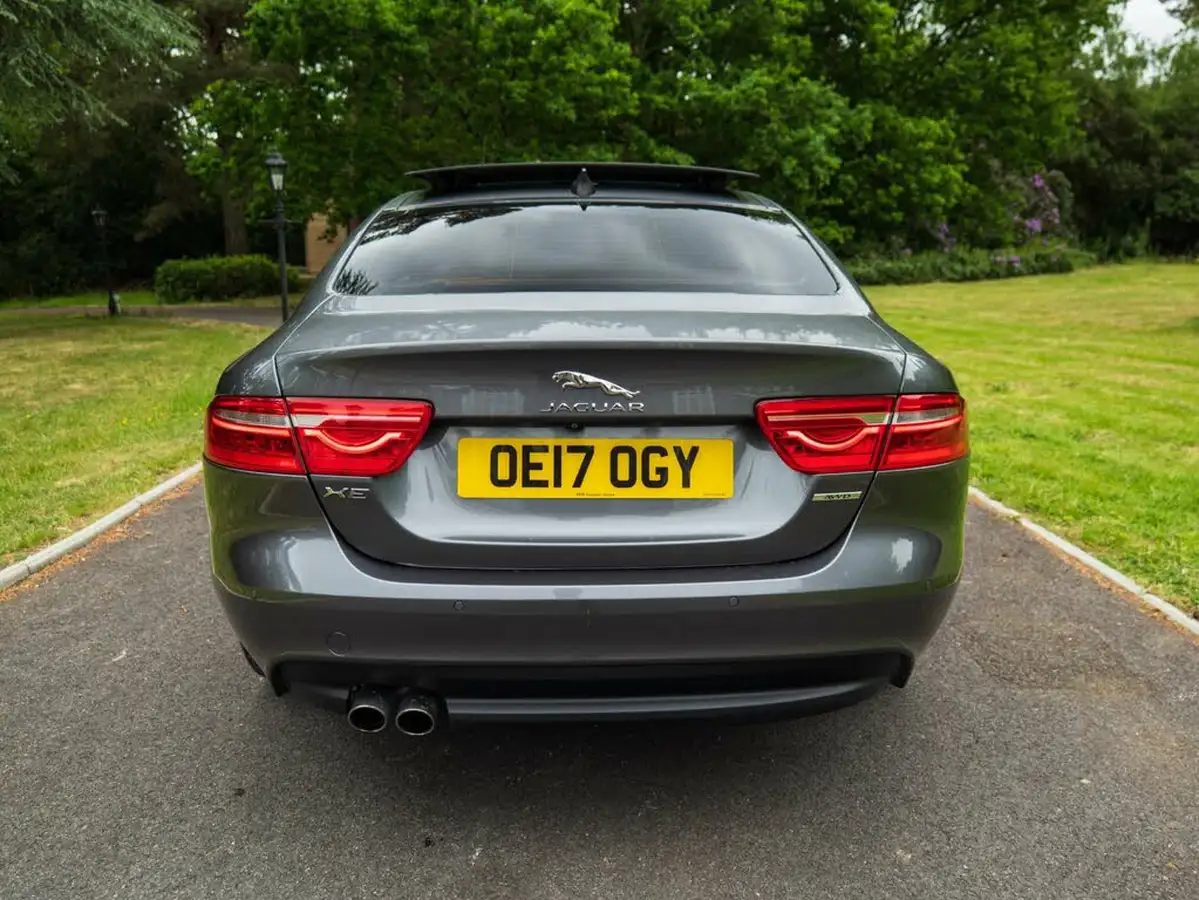 2017-jaguar-xe-20d-portfolio-180ps-awd-ss-1999cc-auto-big-5