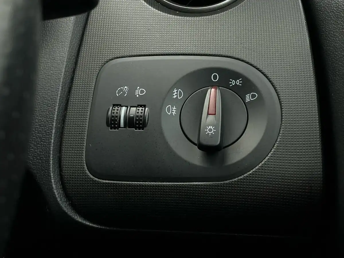 2014-seat-ibiza-12-fr-105ps-sportcoupe-3d-big-31