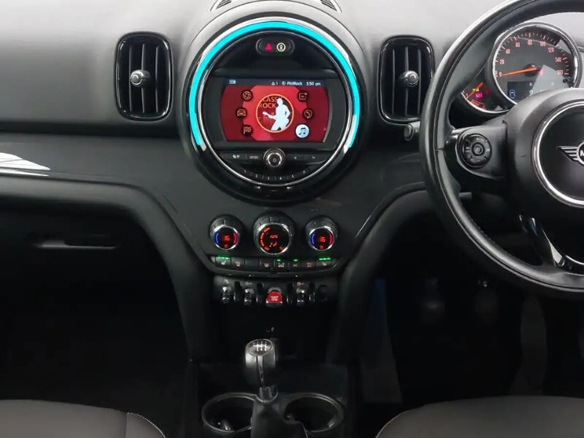 2019-mini-countryman-15-cooper-classic-big-9