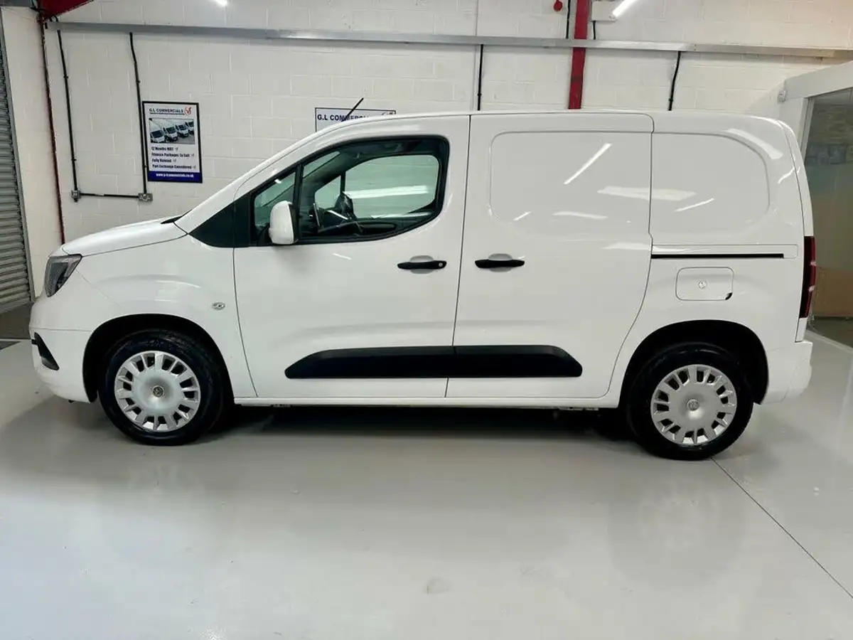 2021-vauxhall-combo-15cdti-sportive-2300-100pseu6dt-l1h1-panel-big-8