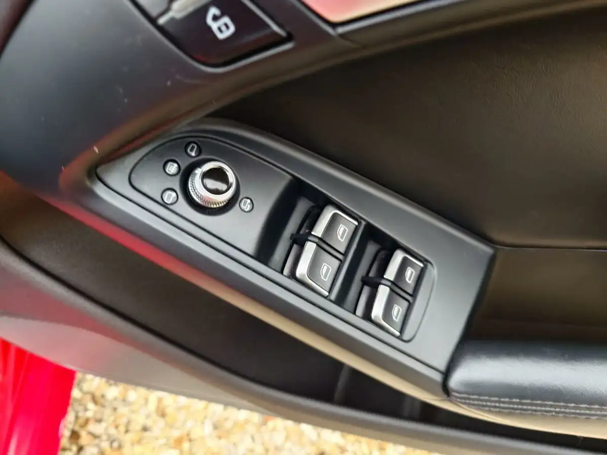 2015-audi-a5-18-s-line-cabriolet-2d-big-27