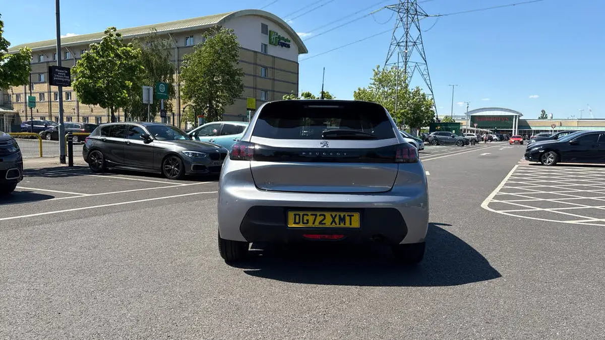2023-peugeot-208-12-puretech-active-premium-100ps-eat8-big-8