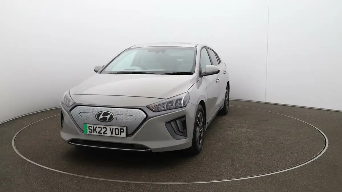 2022-hyundai-ioniq-e-premium-se-electric-big-40