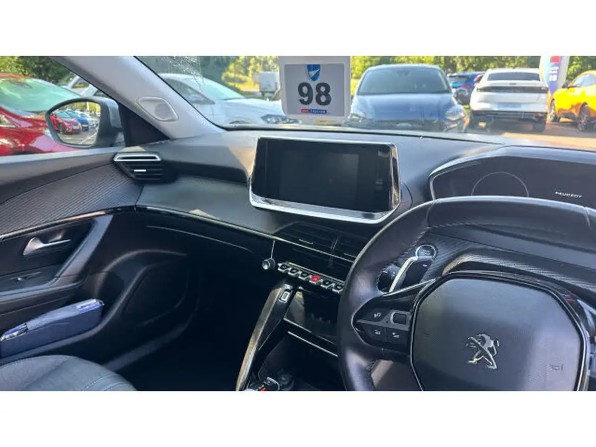2021-peugeot-2008-suv-12-puretech-allure-130bhp-eat8-big-13
