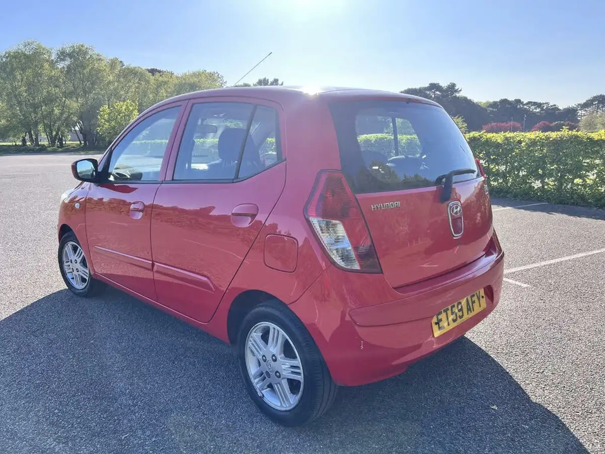 2010-hyundai-i10-11-edition-big-12