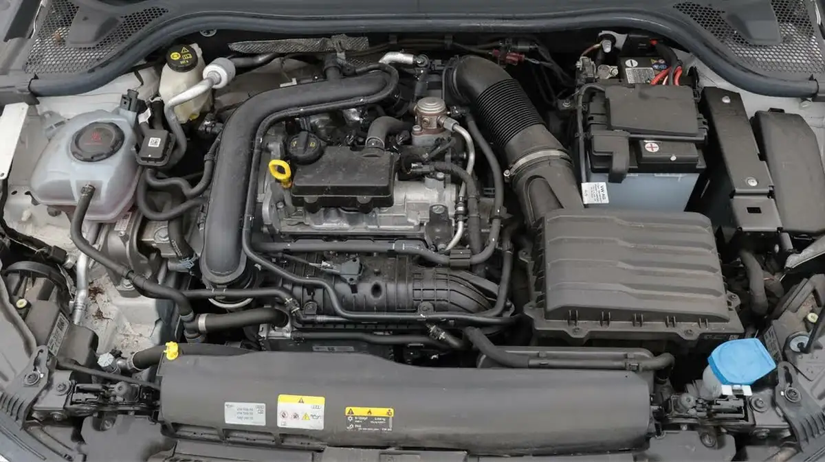 2022-audi-a1-10-25-tfsi-technik-big-19
