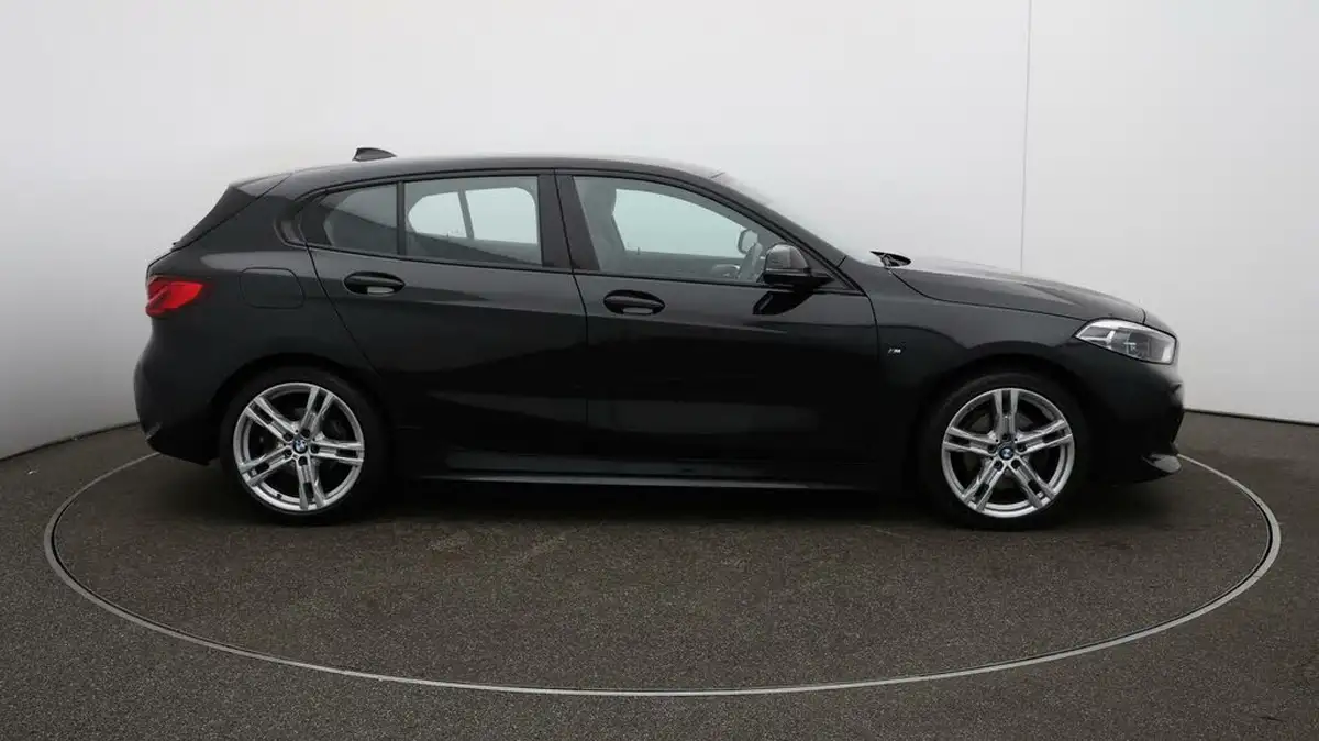 2022-bmw-1-series-15-118i-m-sport-lcp-dct-big-42