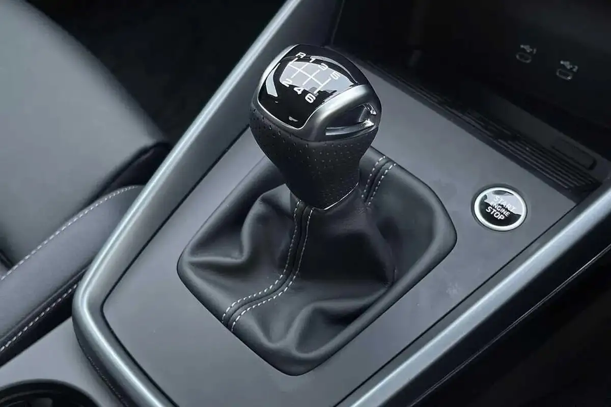 2025-audi-a3-15-30-tfsi-s-line-saloon-4d-big-18