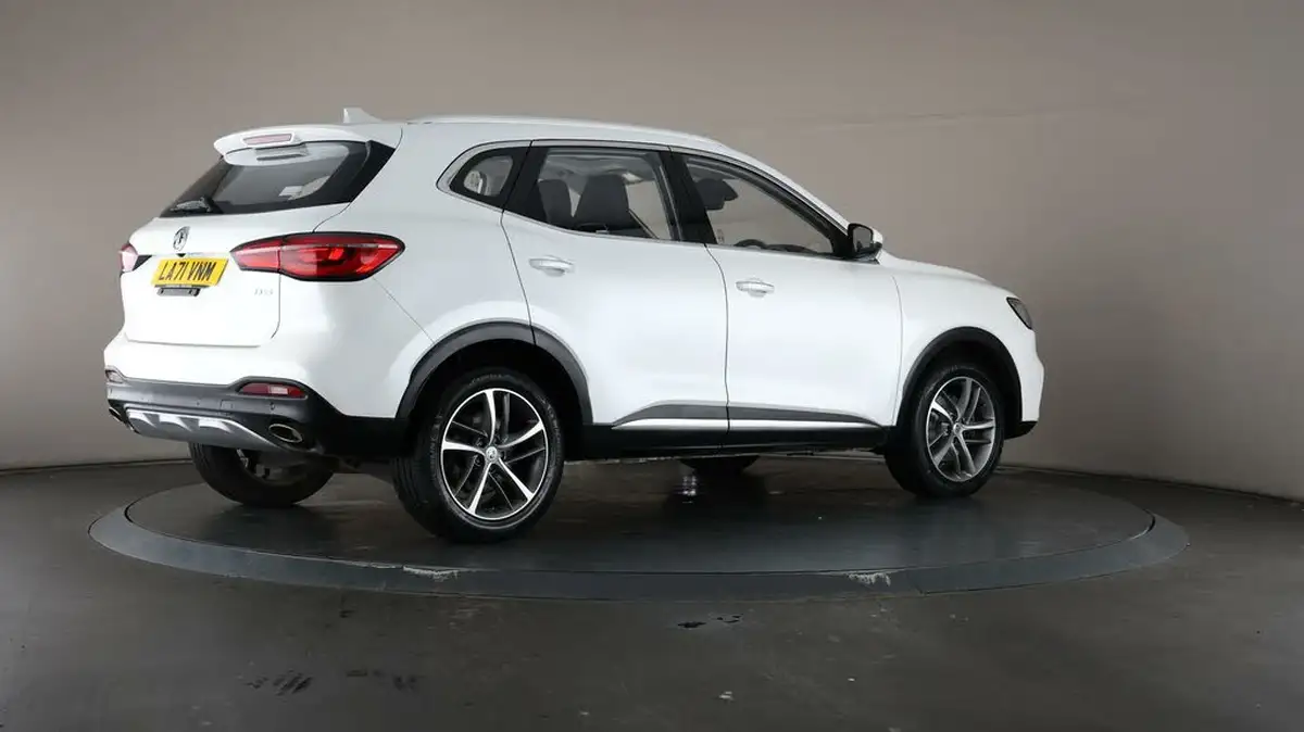 2022-mg-hs-15t-gdi-exclusive-162ps-dct-big-63