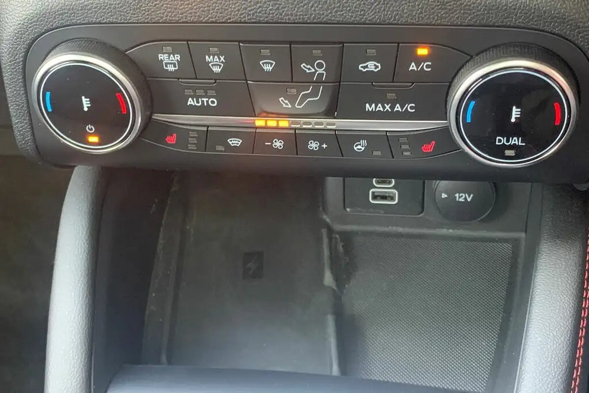 2024-ford-kuga-25t-st-line-x-edition-225ps-phev-big-31