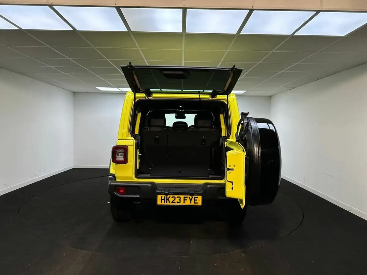 2023-jeep-wrangler-20-gme-overland-big-35