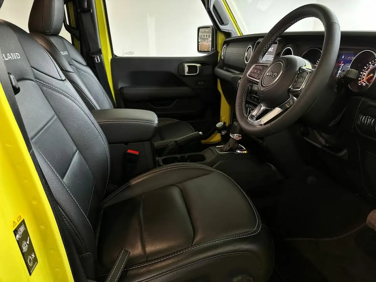 2023-jeep-wrangler-20-gme-overland-big-11