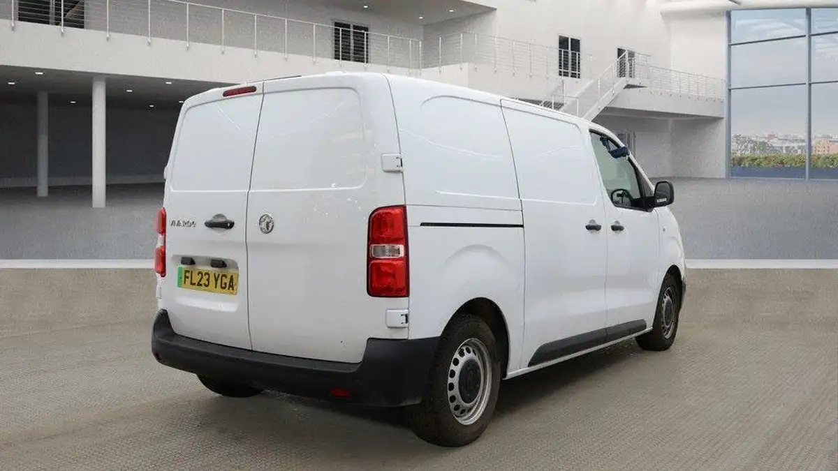2023-vauxhall-vivaro-e-3100-75kwh-l1h1-prime-panel-van-big-4