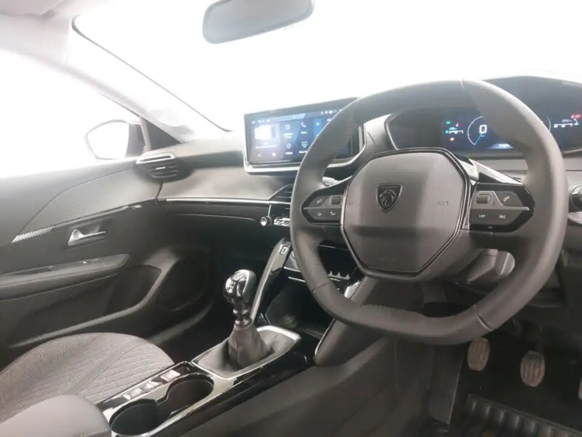 2024-peugeot-208-12-puretech-allure-big-18