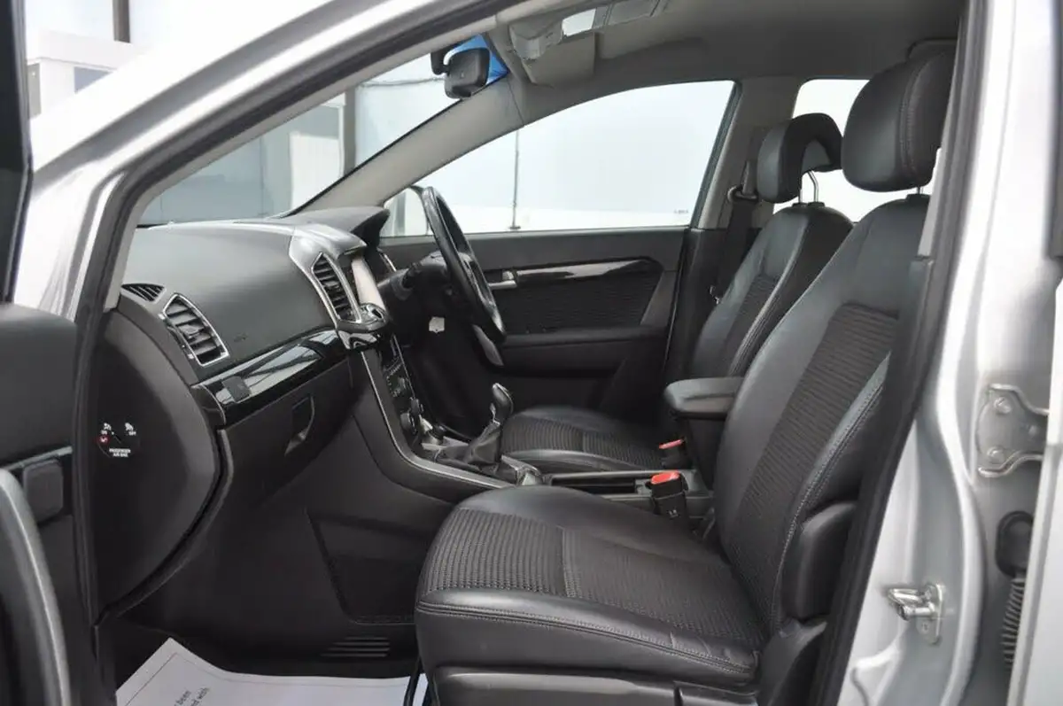 2012-chevrolet-captiva-22td-lt-22vcdi-7st-big-18