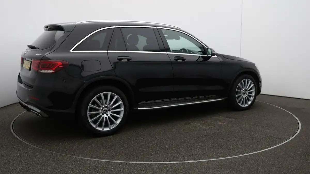 2020-mercedes-benz-glc-class-20d-glc300d-amg-line-premium-station-wagon-5d-big-52