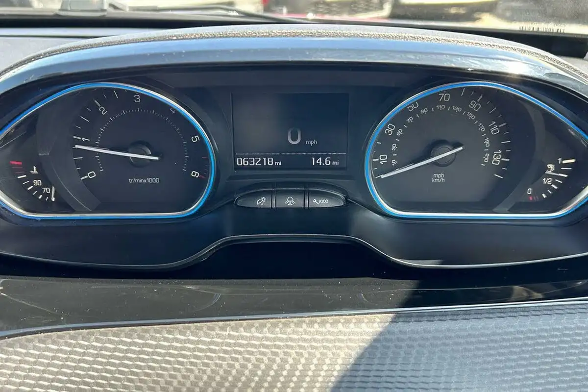 2017-peugeot-2008-suv-16bluehdi-allure-120bhp-ss-big-15