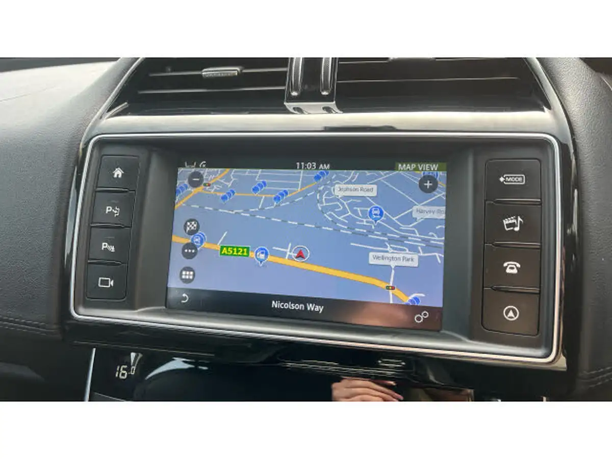 2017-jaguar-xe-20d-portfolio-180ps-ss-1999cc-auto-big-22