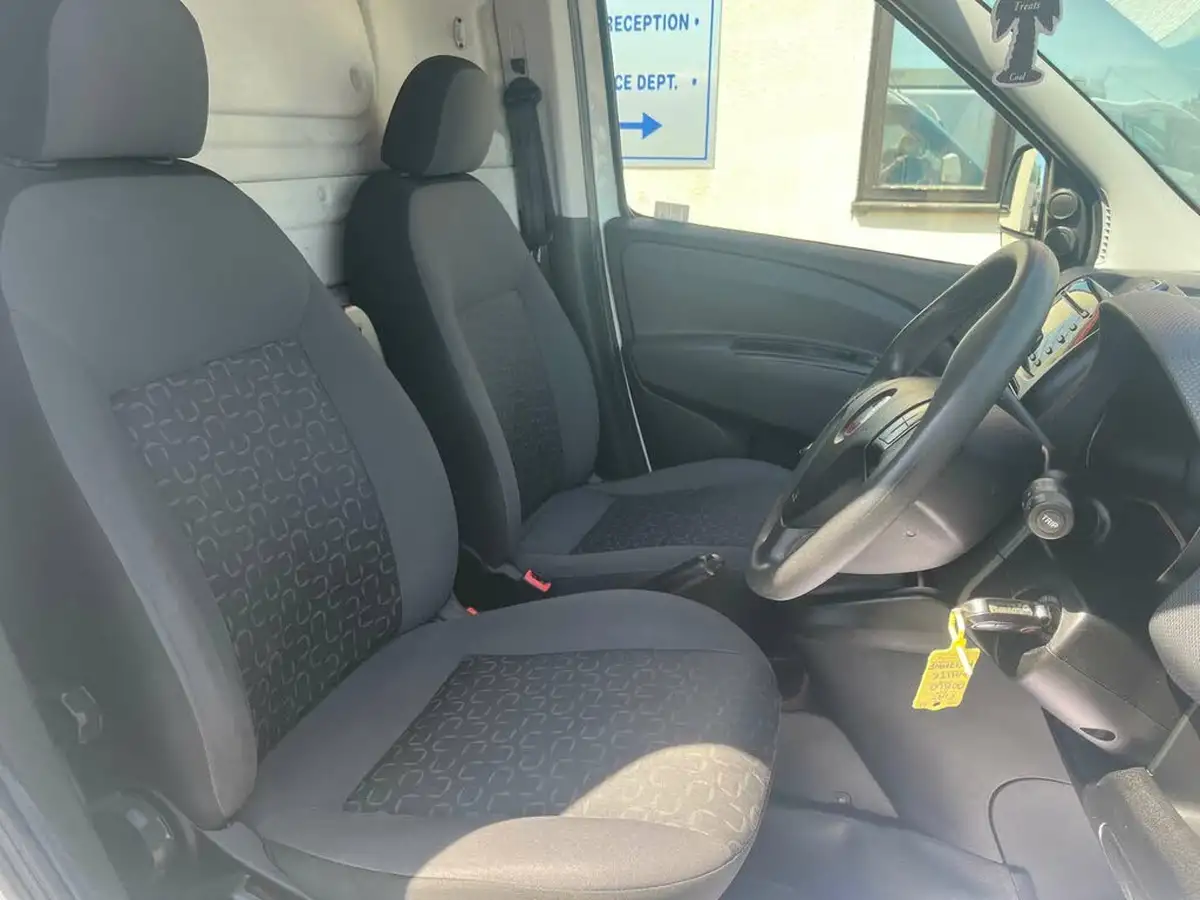 2017-fiat-doblo-cargo-13td-l1h1-sx-big-17