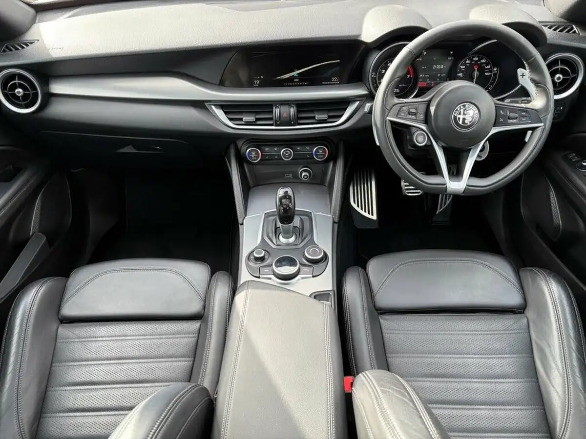 2019-alfa-romeo-stelvio-20-milano-big-44
