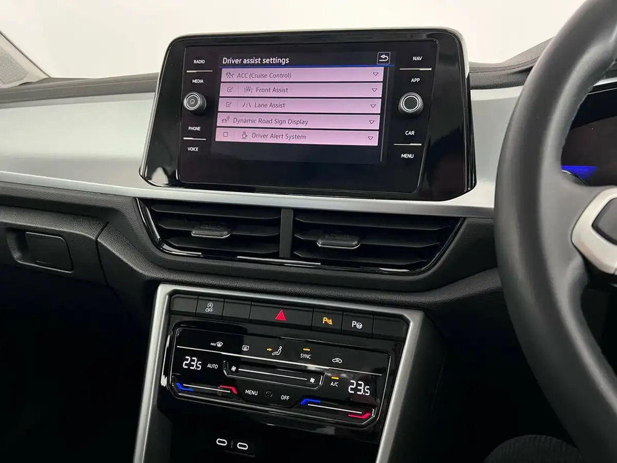 2023-volkswagen-t-roc-10-tsi-life-big-44
