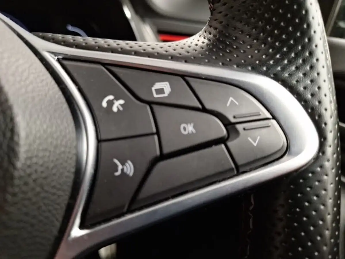 2022-renault-captur-13-tce-rs-line-big-17